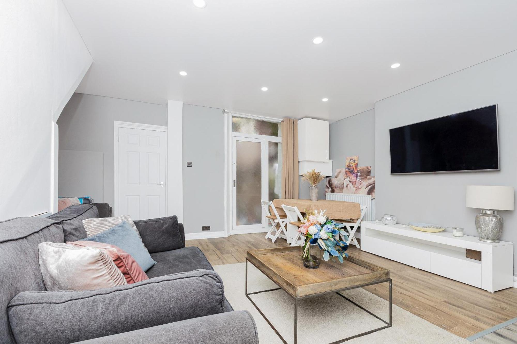 Appartamento 2br Flat In Kensington, 2 Mints Earl's Court Tube Londra