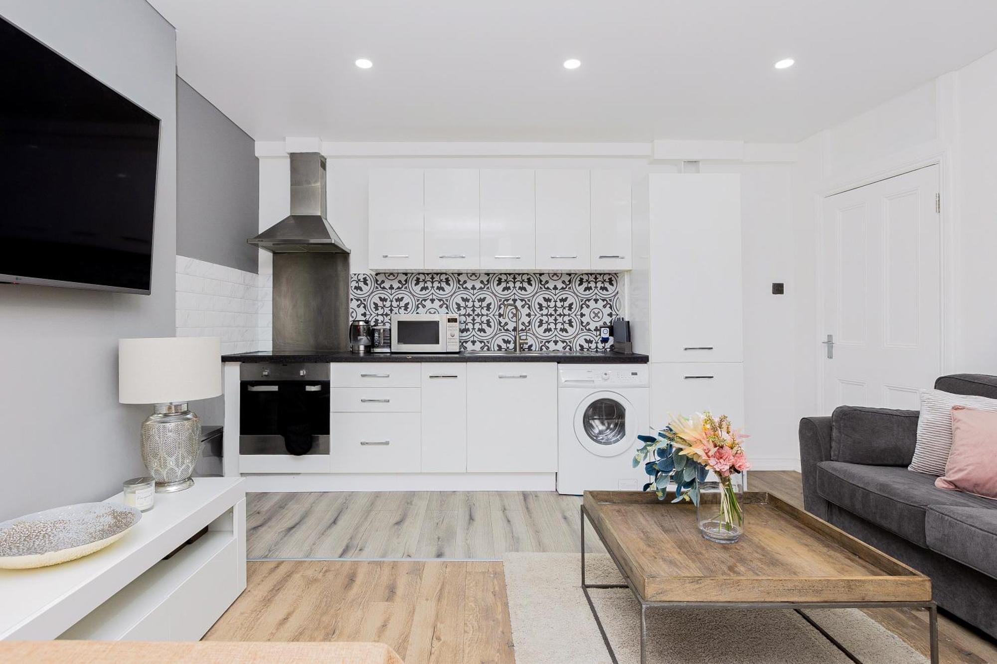 2br Flat In Kensington, 2 Mints Earl's Court Tube Londra