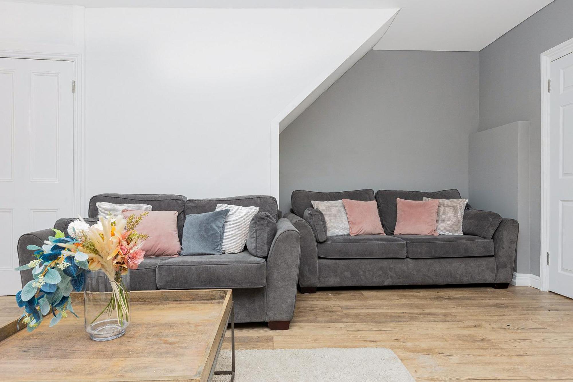 Apartament 2br Flat In Kensington, 2 Mints Earl's Court Tube *