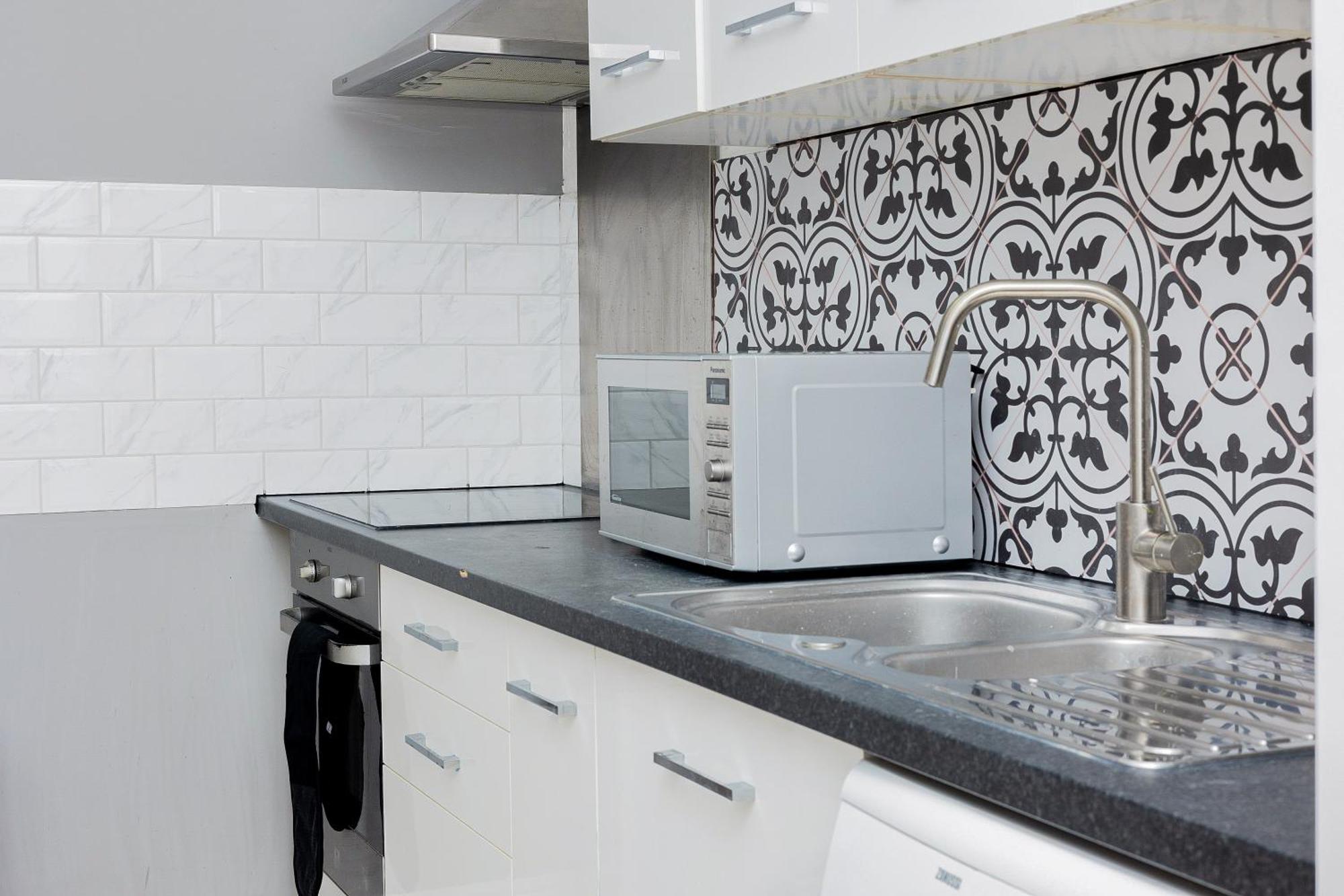 2br Flat In Kensington, 2 Mints Earl's Court Tube * Londra